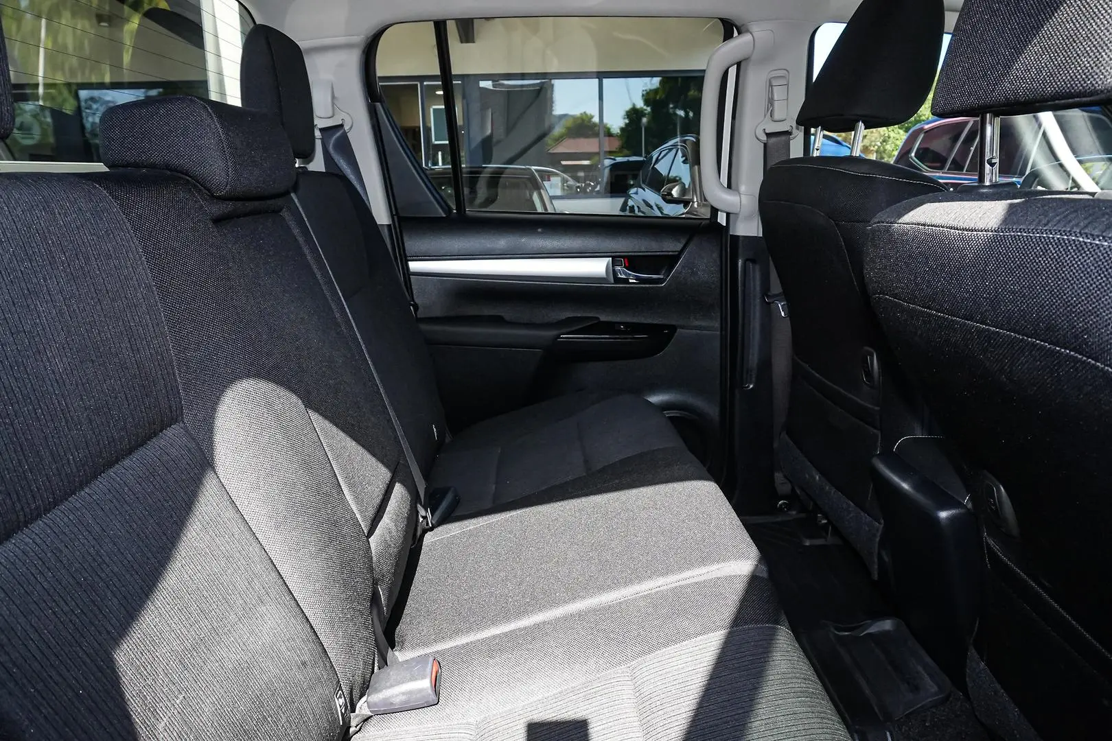 2016 Toyota Hilux Gallery Image 8