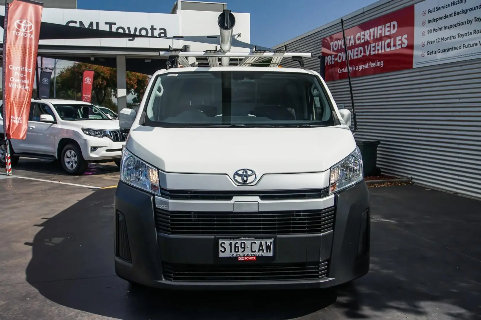 2019 Toyota Hiace Gallery Image 4