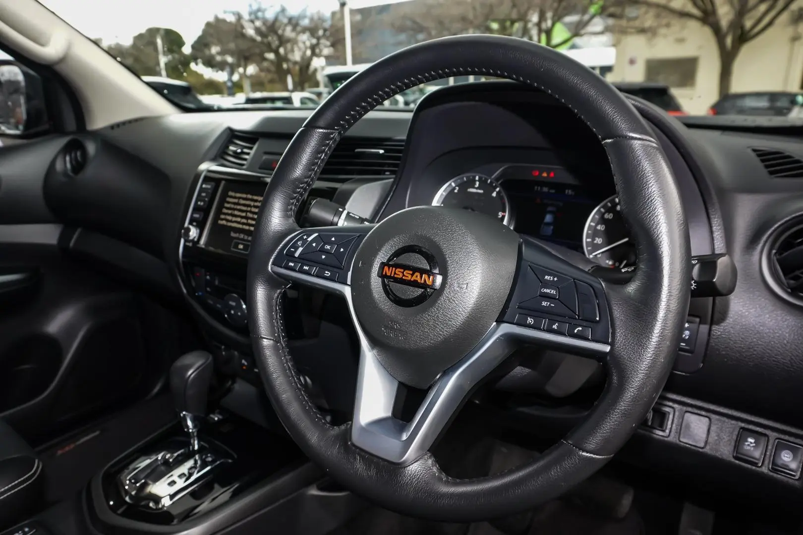 2022 Nissan Navara Gallery Image 7