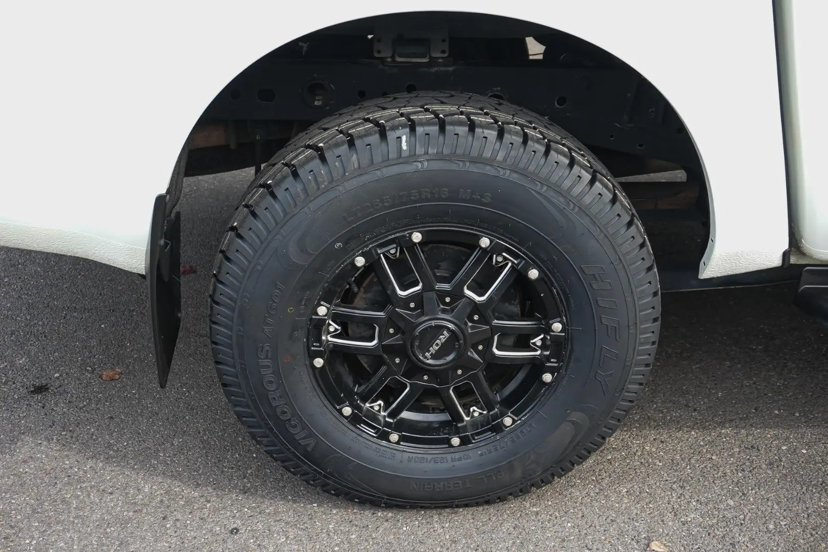 2023 Nissan Navara Gallery Image 21