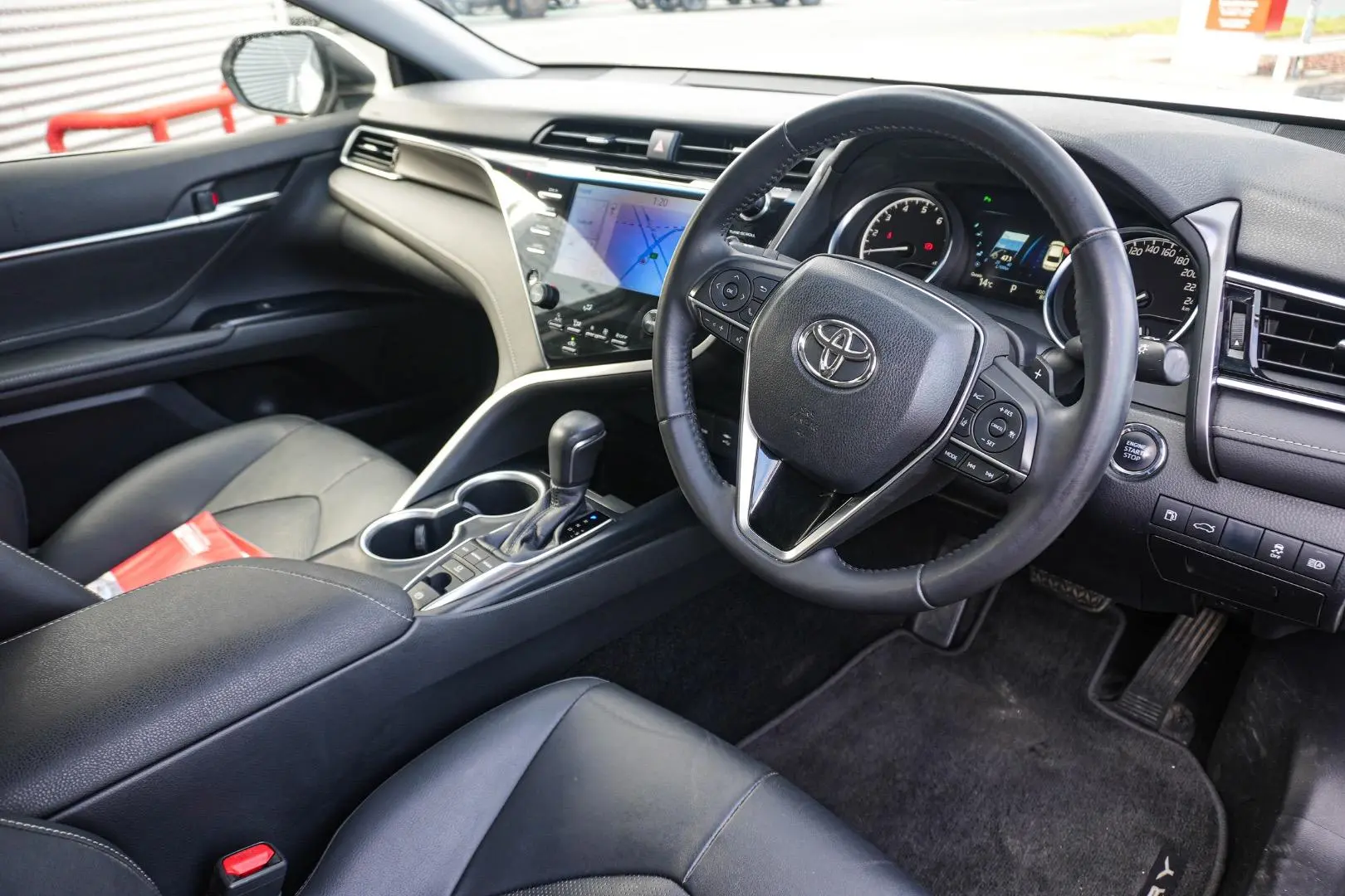 2017 Toyota Camry Gallery Image 7