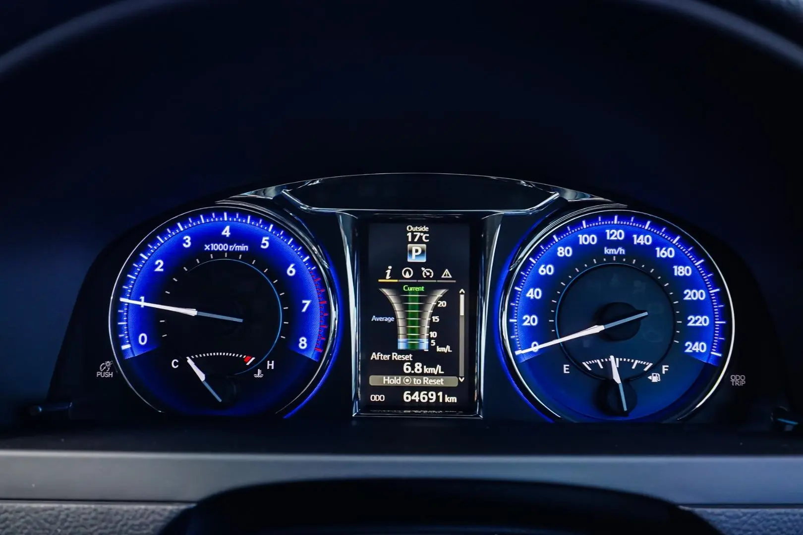 2017 Toyota Camry Gallery Image 18