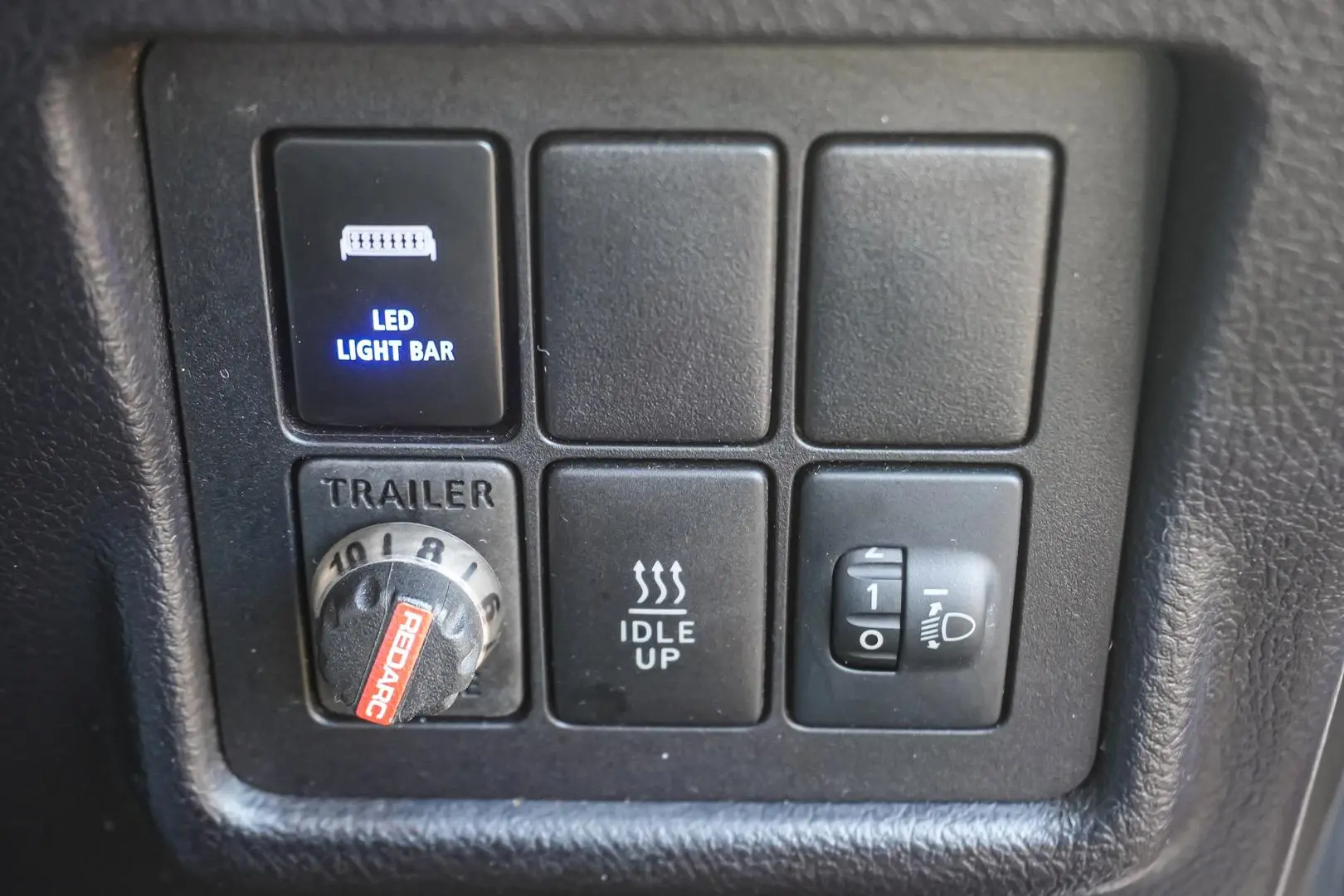 2015 Toyota Landcruiser Prado Gallery Image 22