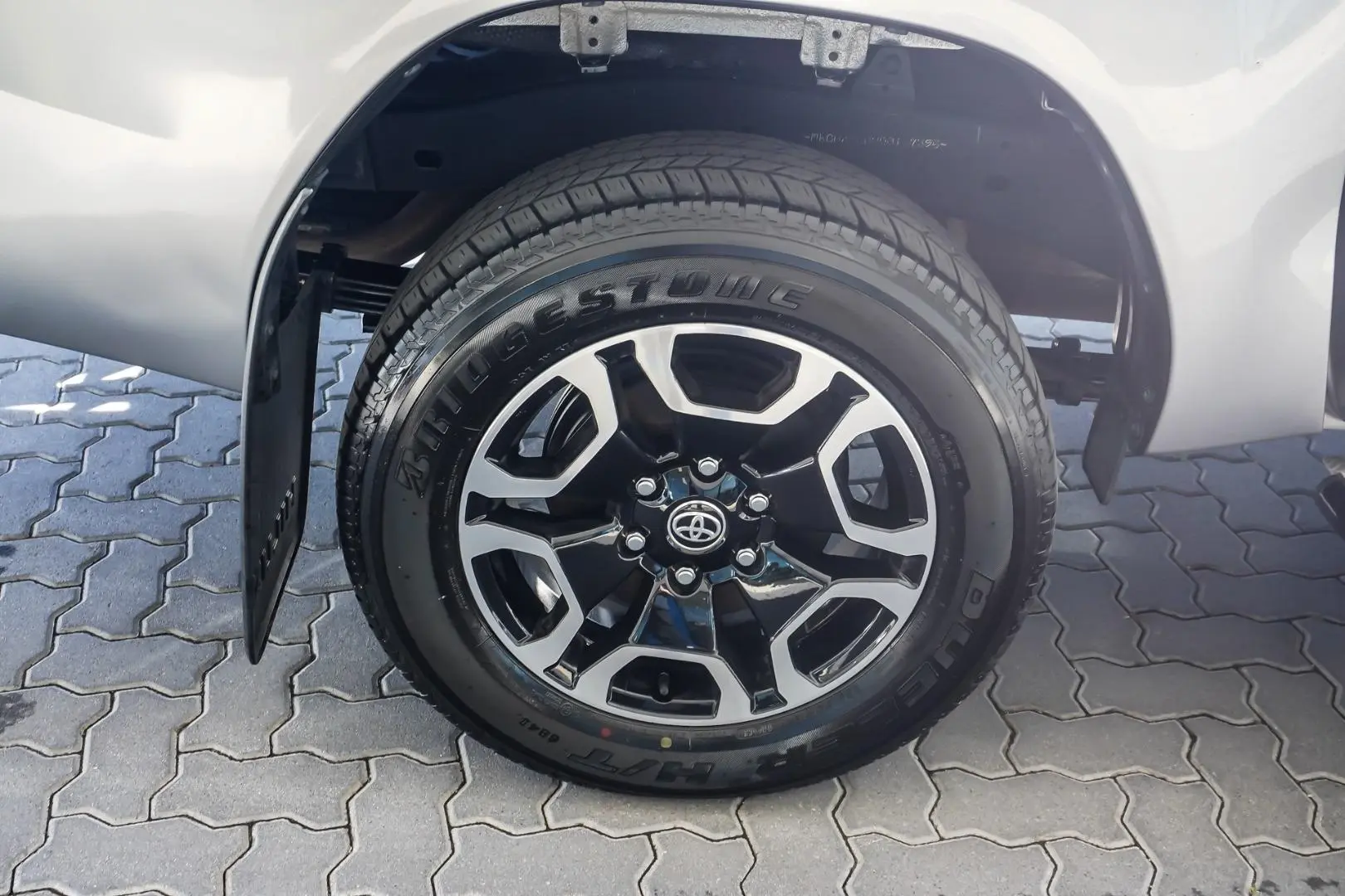 2021 Toyota Hilux Gallery Image 15