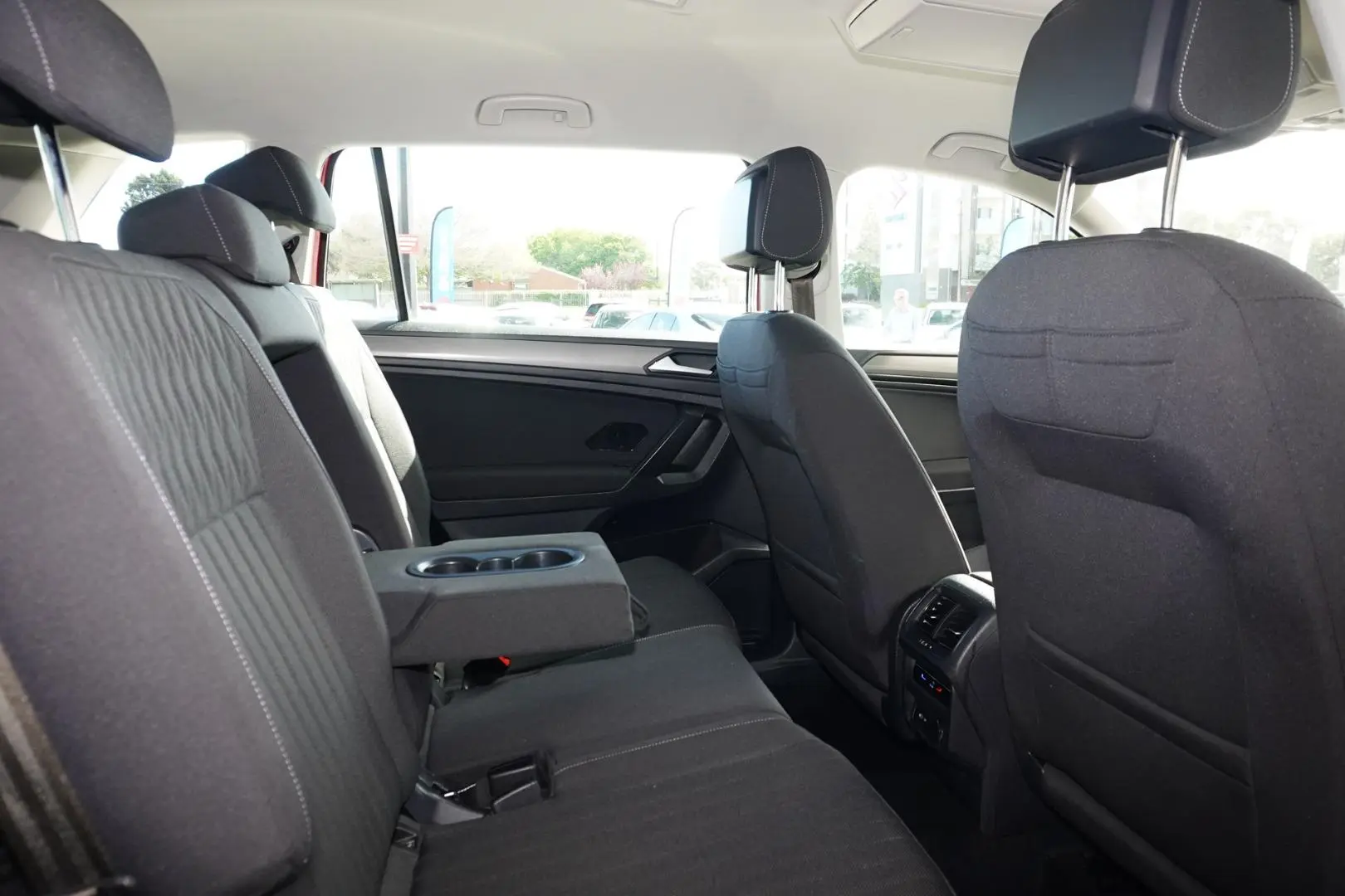 2022 Volkswagen Tiguan Gallery Image 8