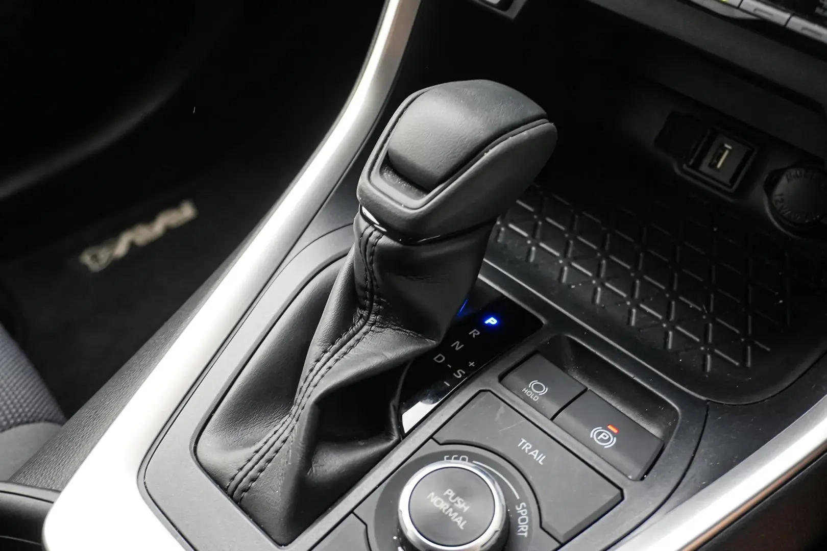 2022 Toyota RAV4 Gallery Image 19