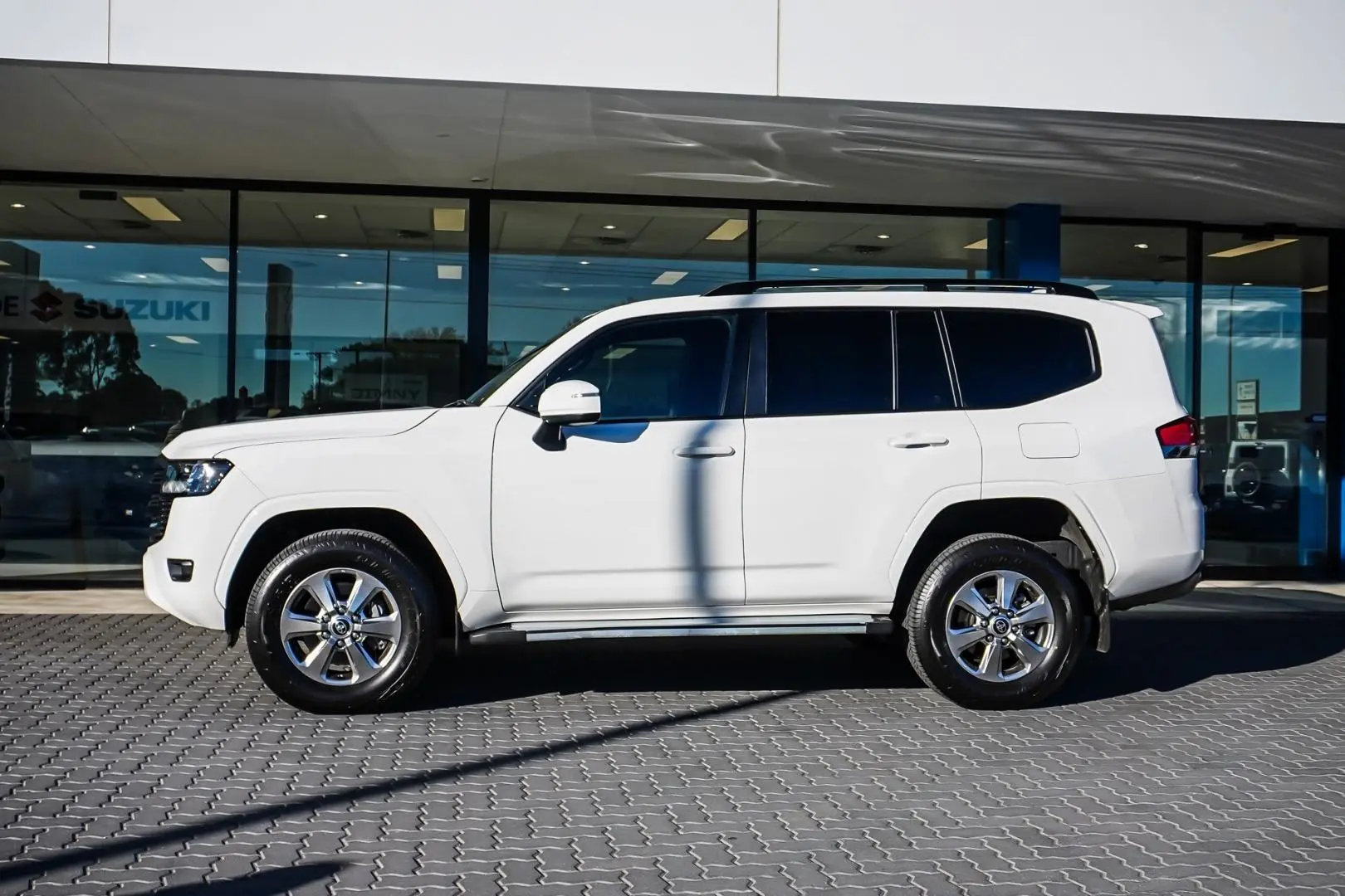 2022 Toyota Landcruiser Gallery Image 3