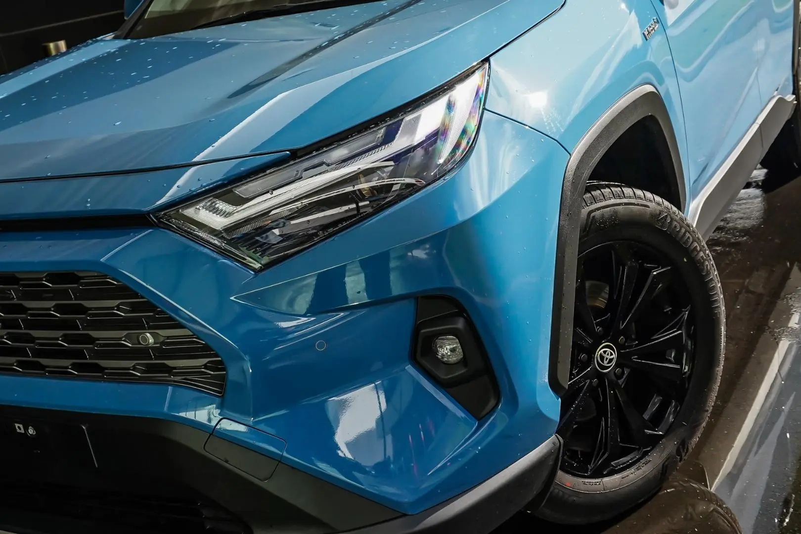 2024 Toyota RAV4 Gallery Image 12