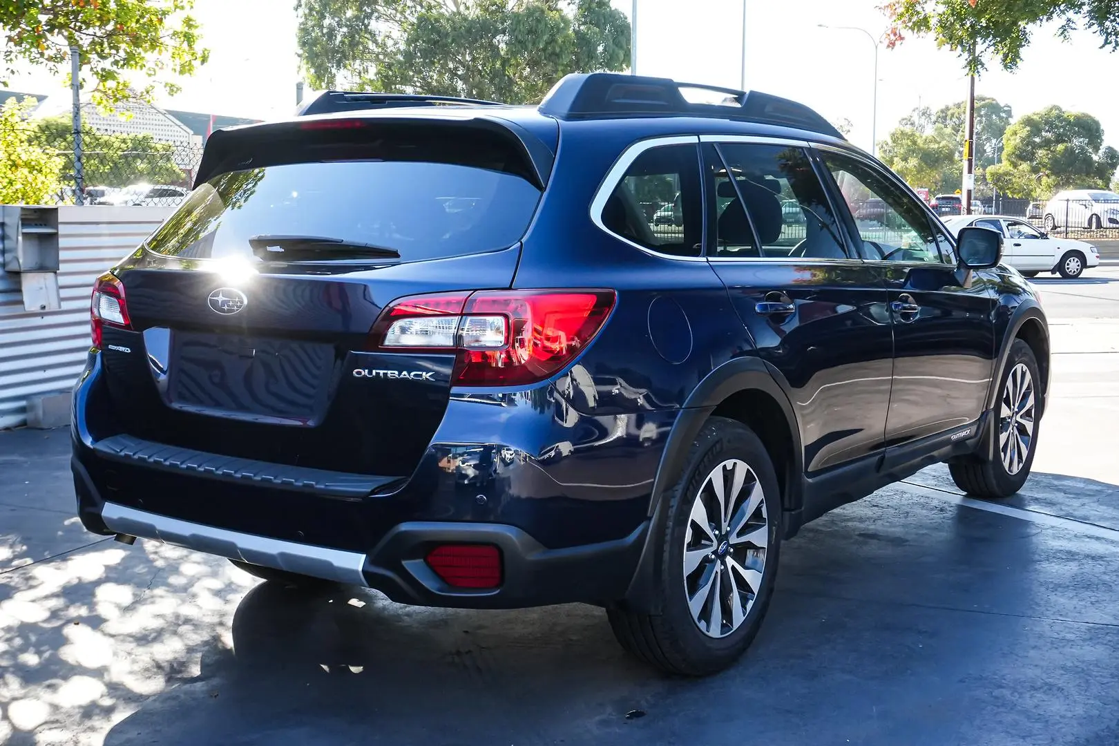 2017 Subaru Outback Gallery Image 3