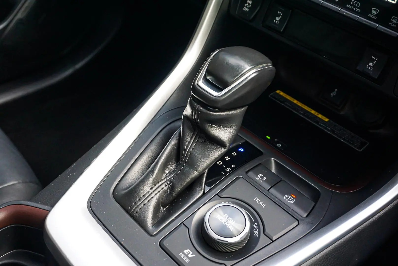 2020 Toyota RAV4 Gallery Image 21