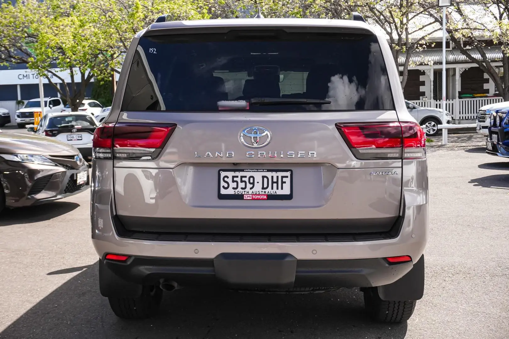 2022 Toyota Landcruiser Gallery Image 6
