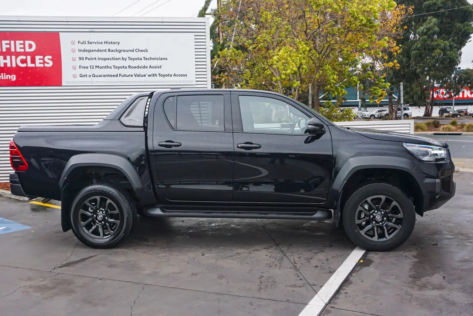 2023 Toyota Hilux Gallery Image 3