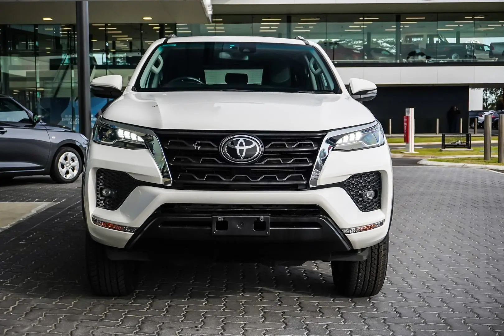 2022 Toyota Fortuner Gallery Image 5