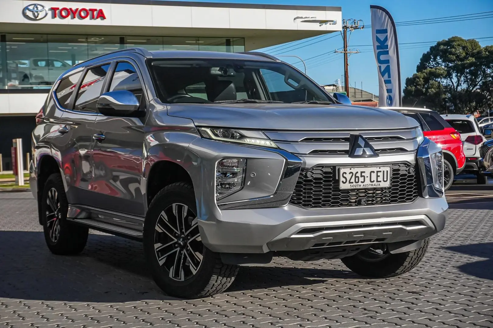 2020 Mitsubishi Pajero Sport Gallery Image 2