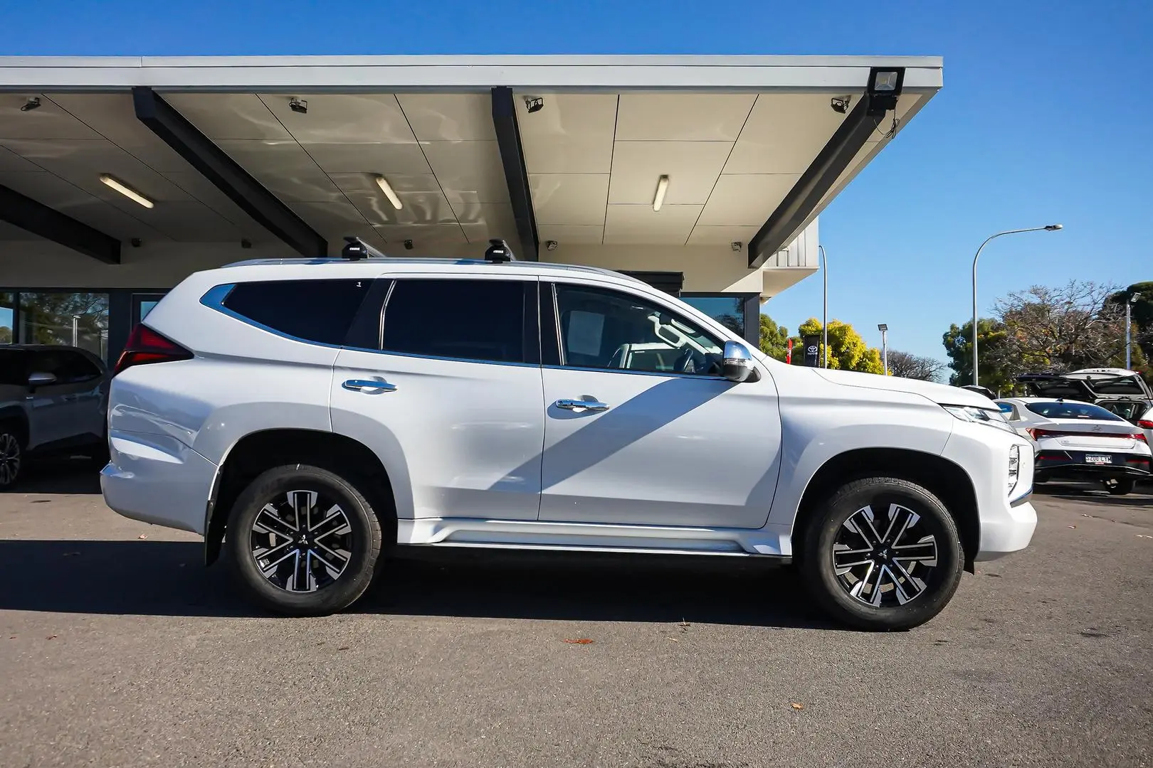 2021 Mitsubishi Pajero Sport Gallery Image 4