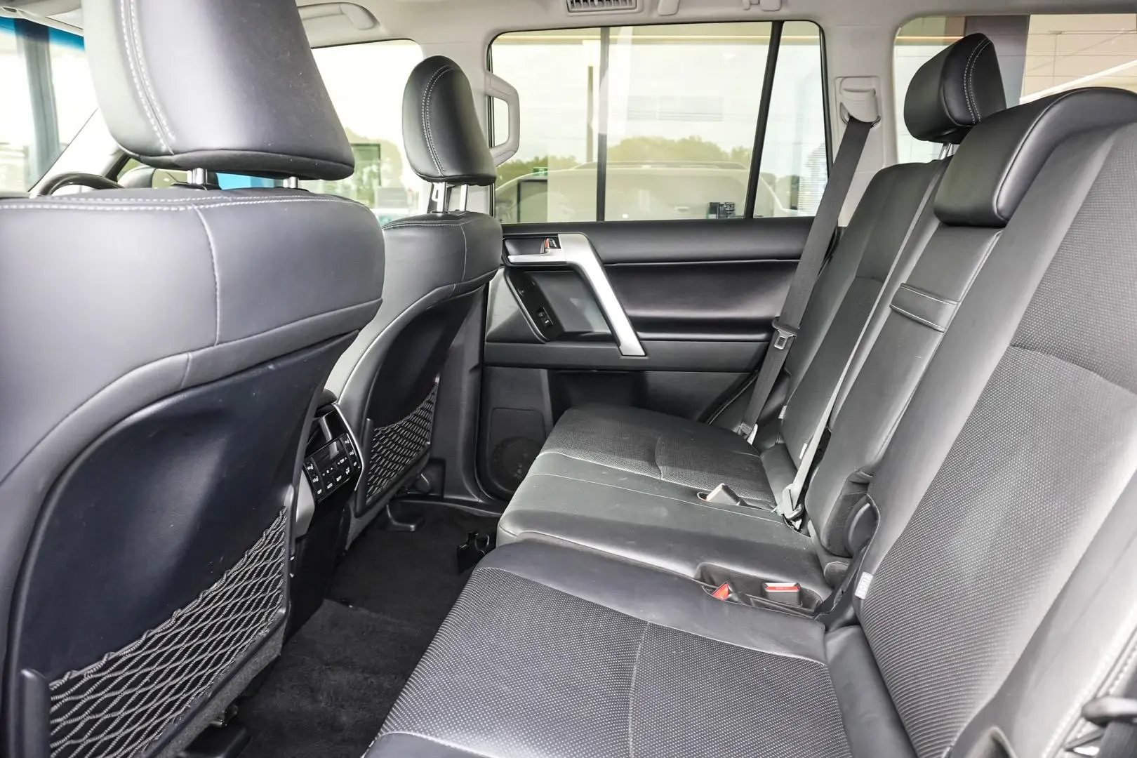 2020 Toyota Landcruiser Prado Gallery Image 9