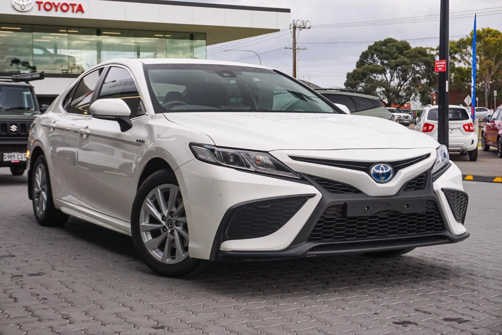 2022 Toyota Camry Gallery Image 2