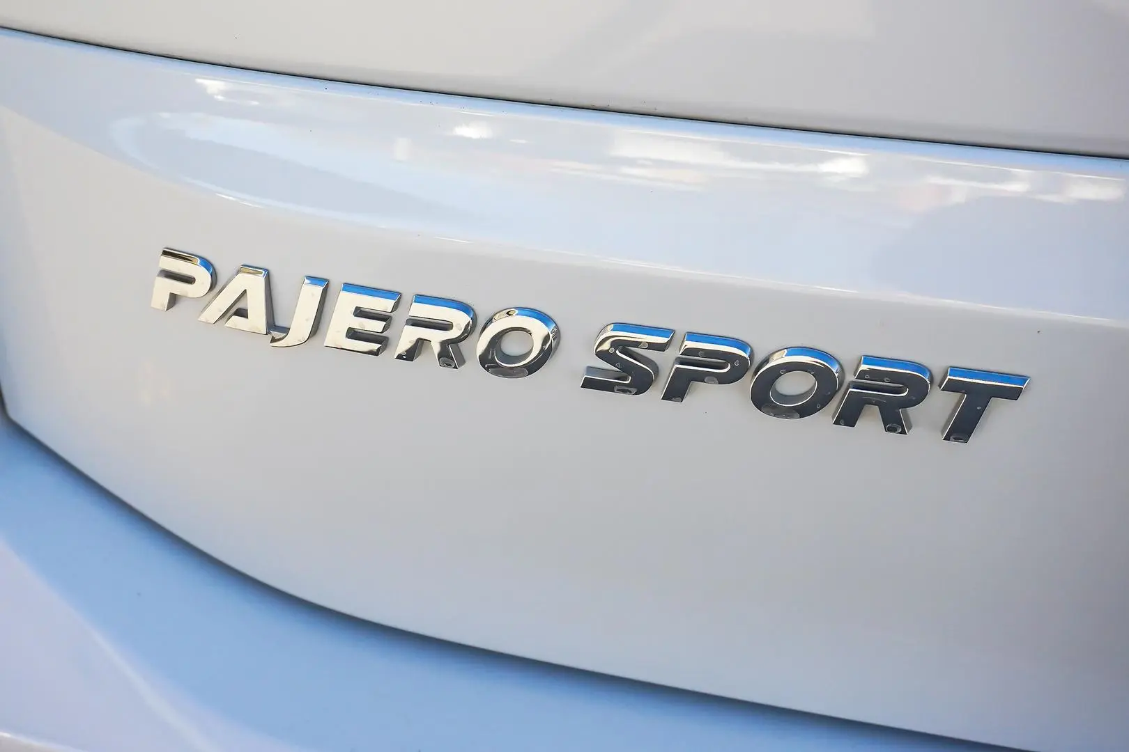 2021 Mitsubishi Pajero Sport Gallery Image 16