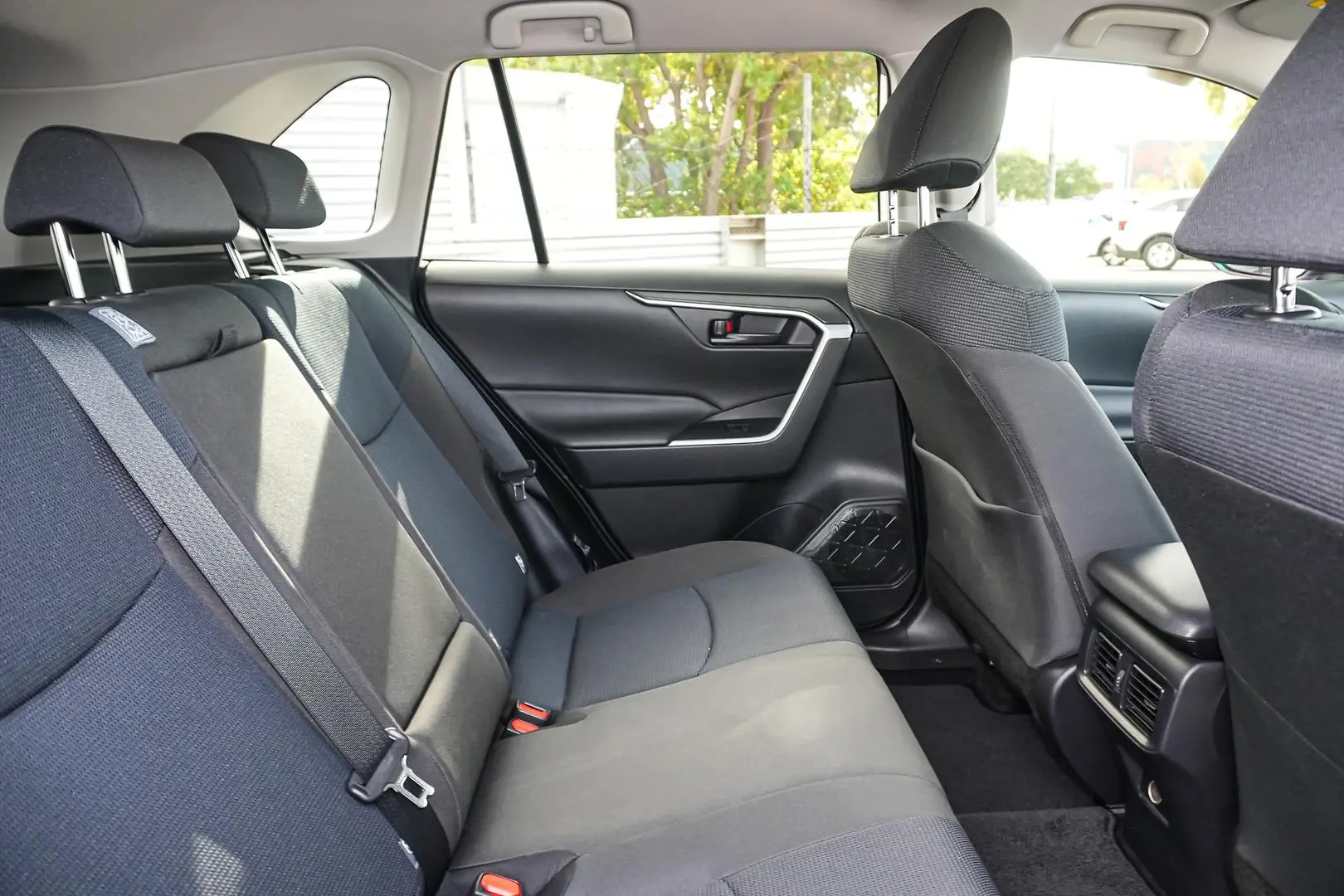 2020 Toyota RAV4 Gallery Image 13