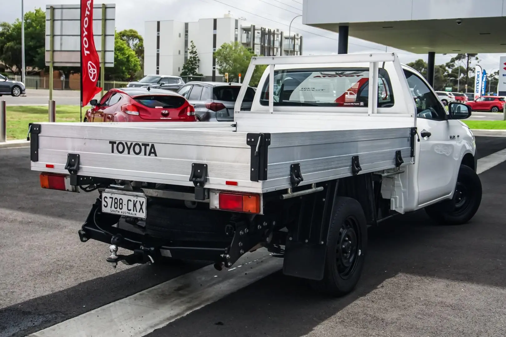 2021 Toyota Hilux Gallery Image 2