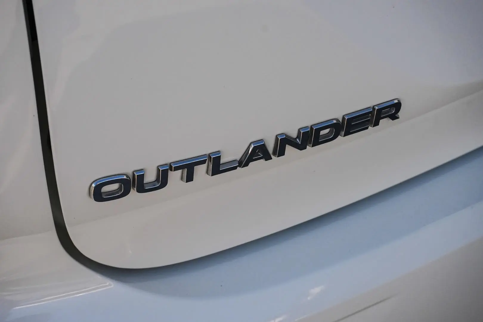 2022 Mitsubishi Outlander Gallery Image 8