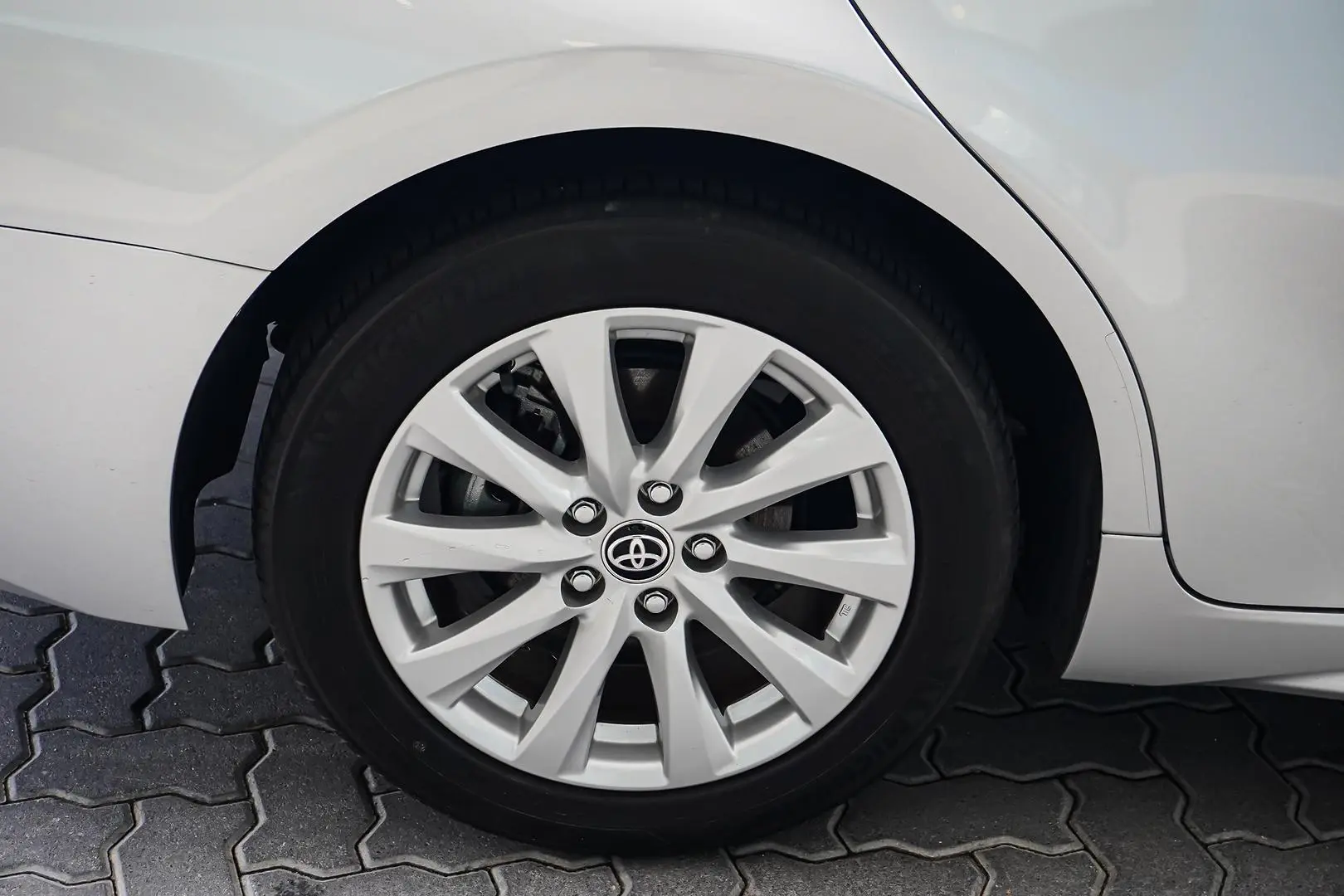 2020 Toyota Camry Gallery Image 16
