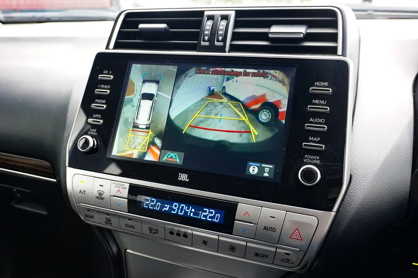 2020 Toyota Landcruiser Prado Gallery Image 20