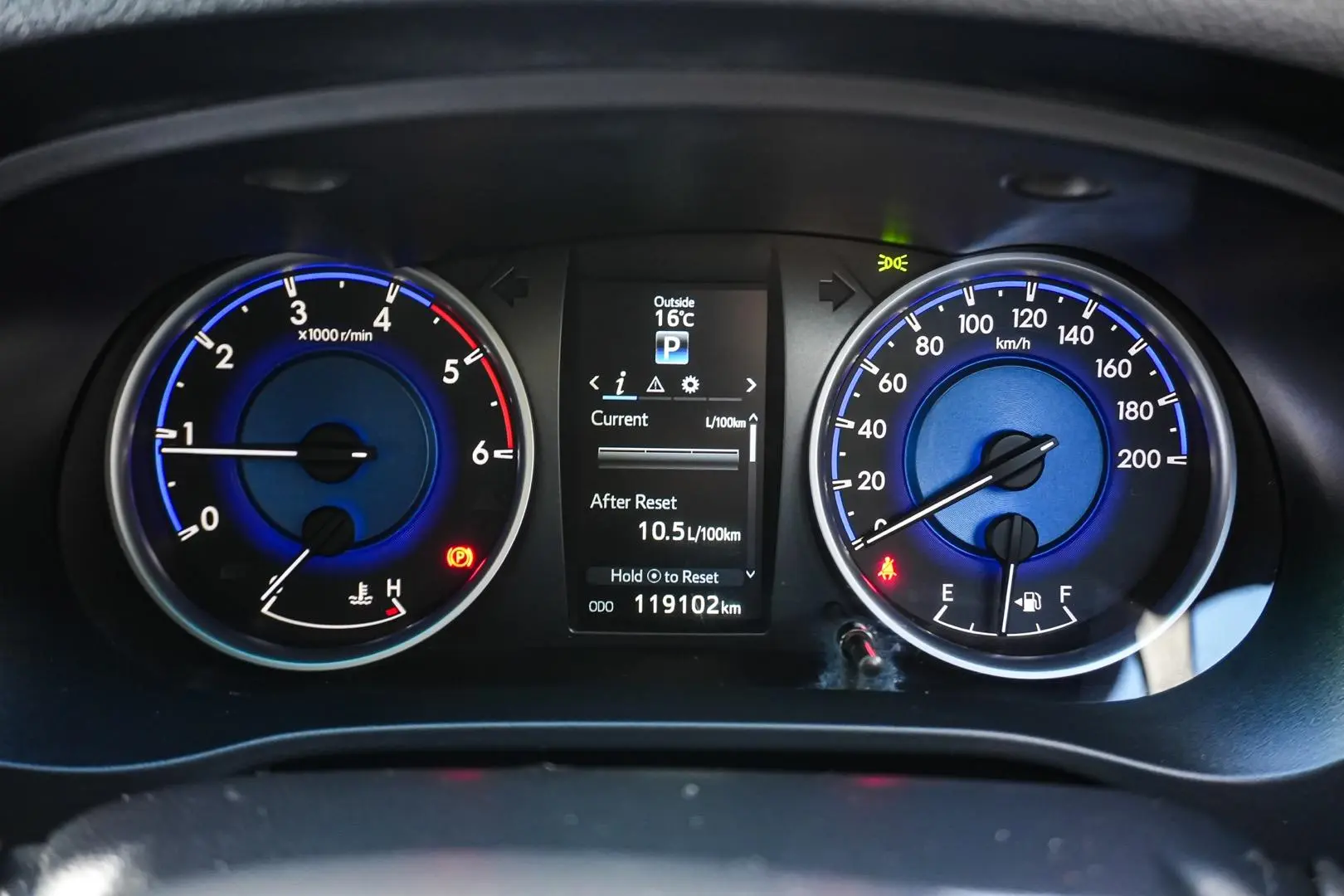 2018 Toyota Hilux Gallery Image 16