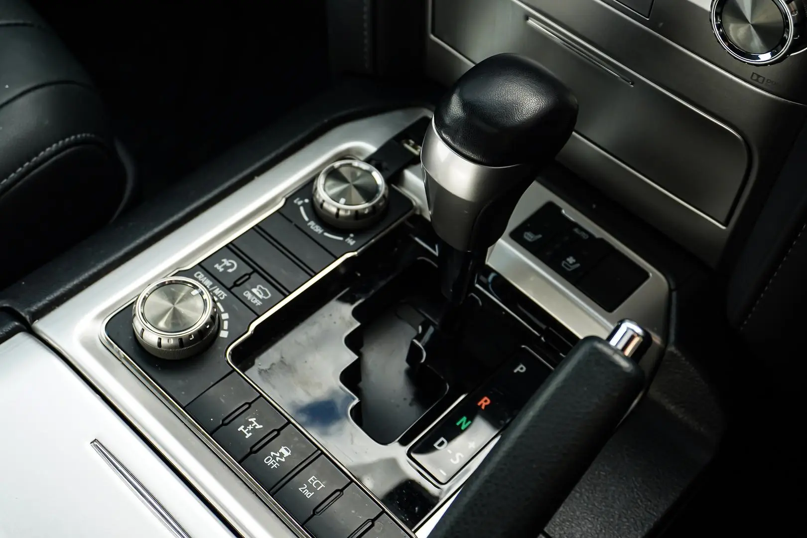 2021 Toyota Landcruiser Gallery Image 23