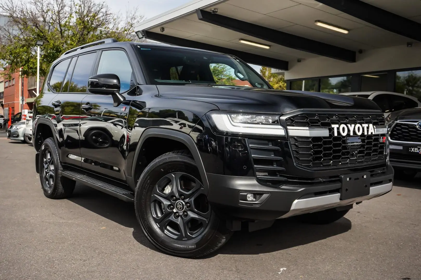 2023 Toyota Landcruiser Gallery Image 2