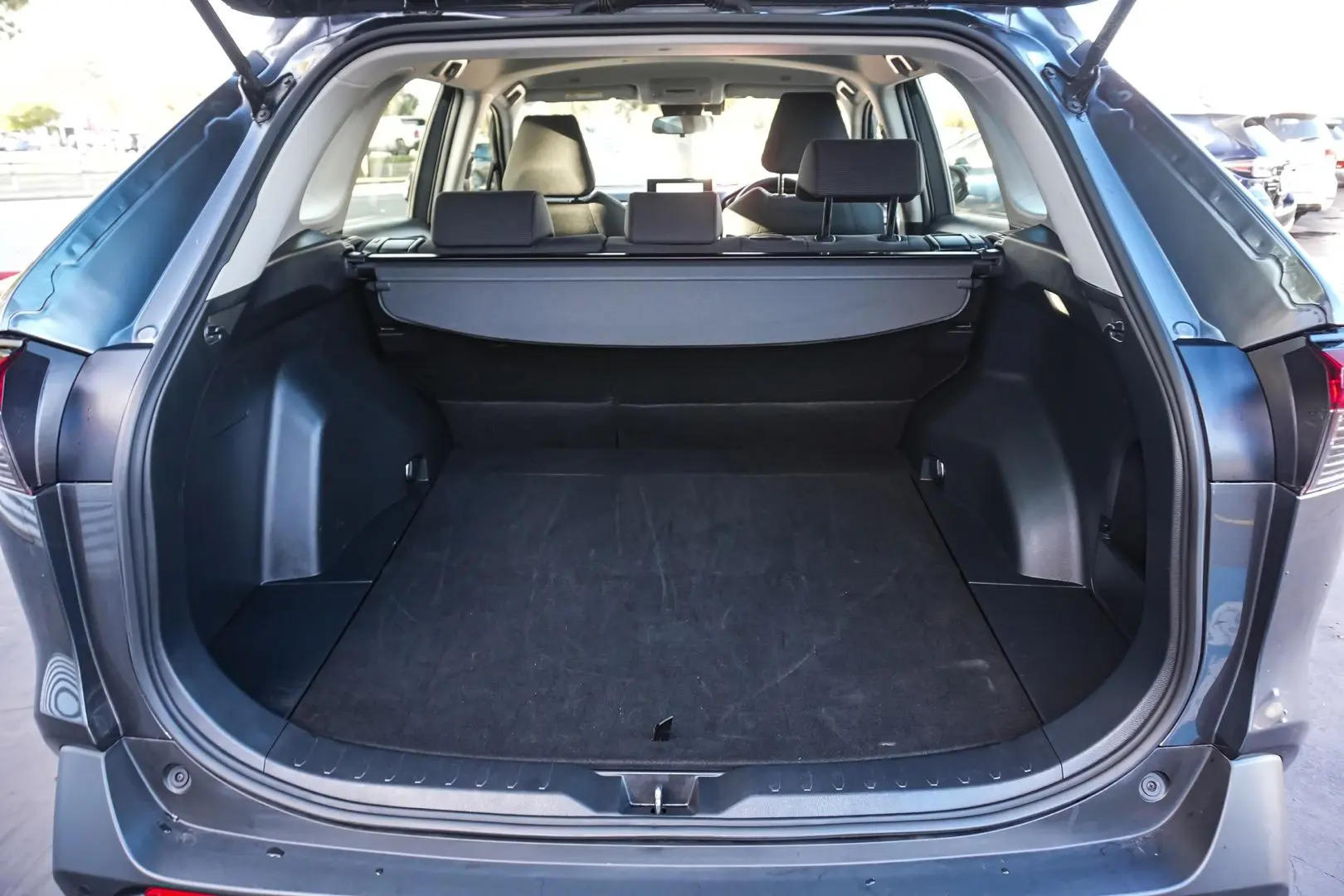 2025 Toyota RAV4 Gallery Image 14