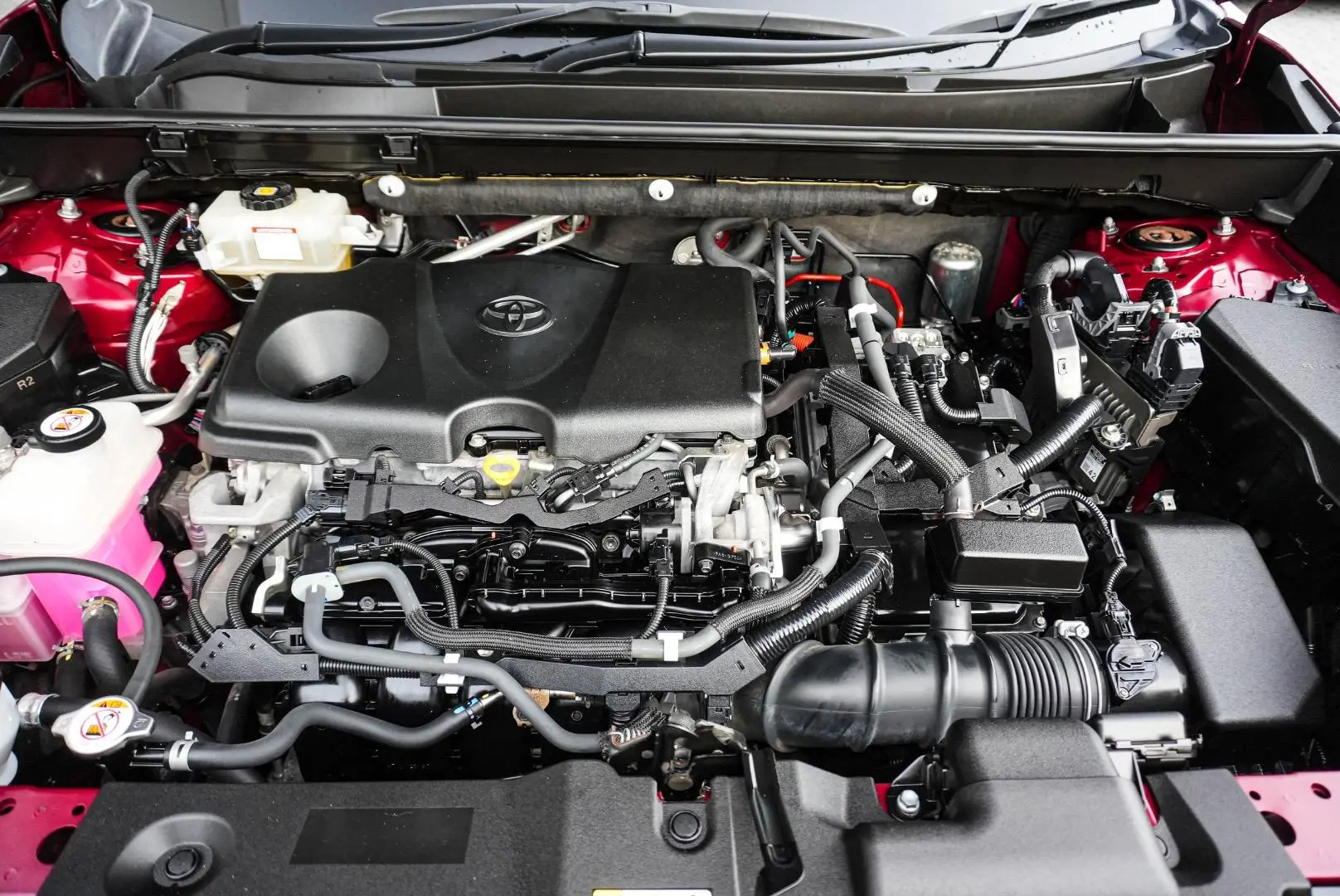 2019 Toyota RAV4 Gallery Image 24