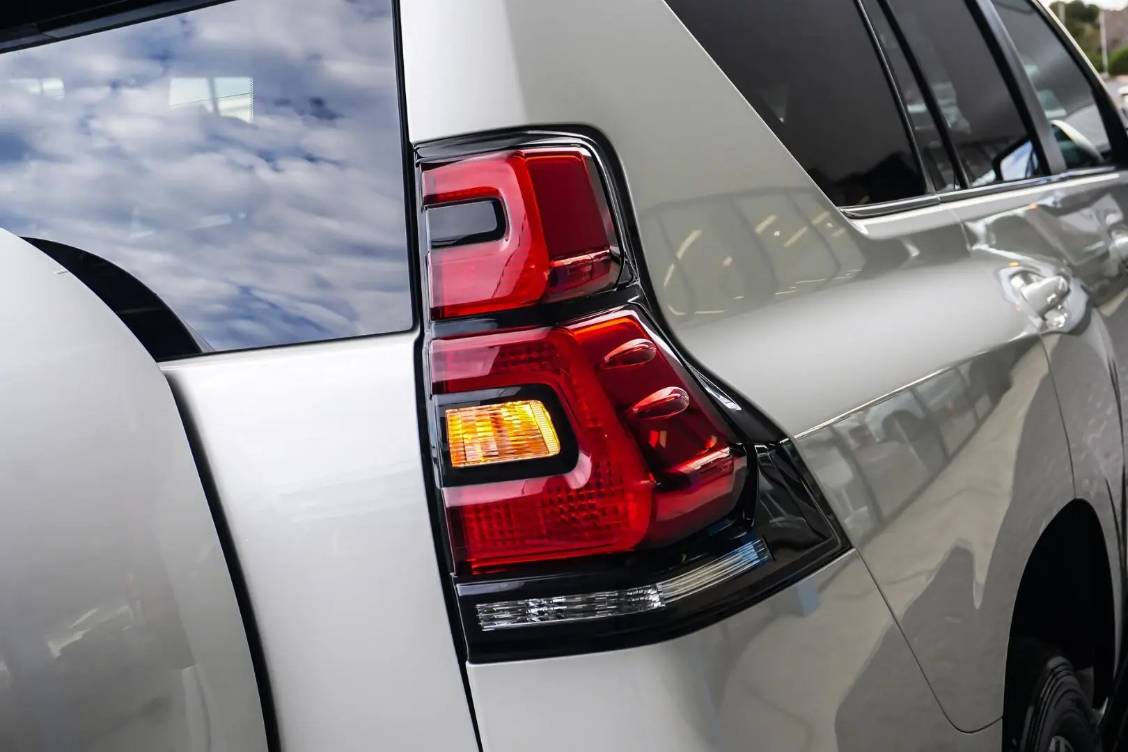 2022 Toyota Landcruiser Prado Gallery Image 14
