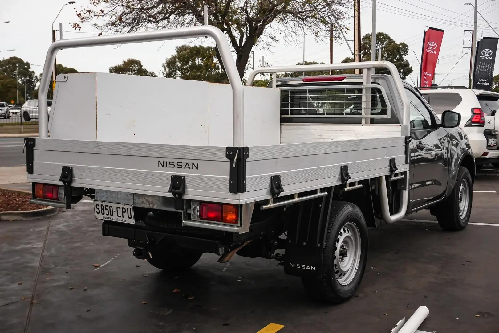 2022 Nissan Navara Gallery Image 3
