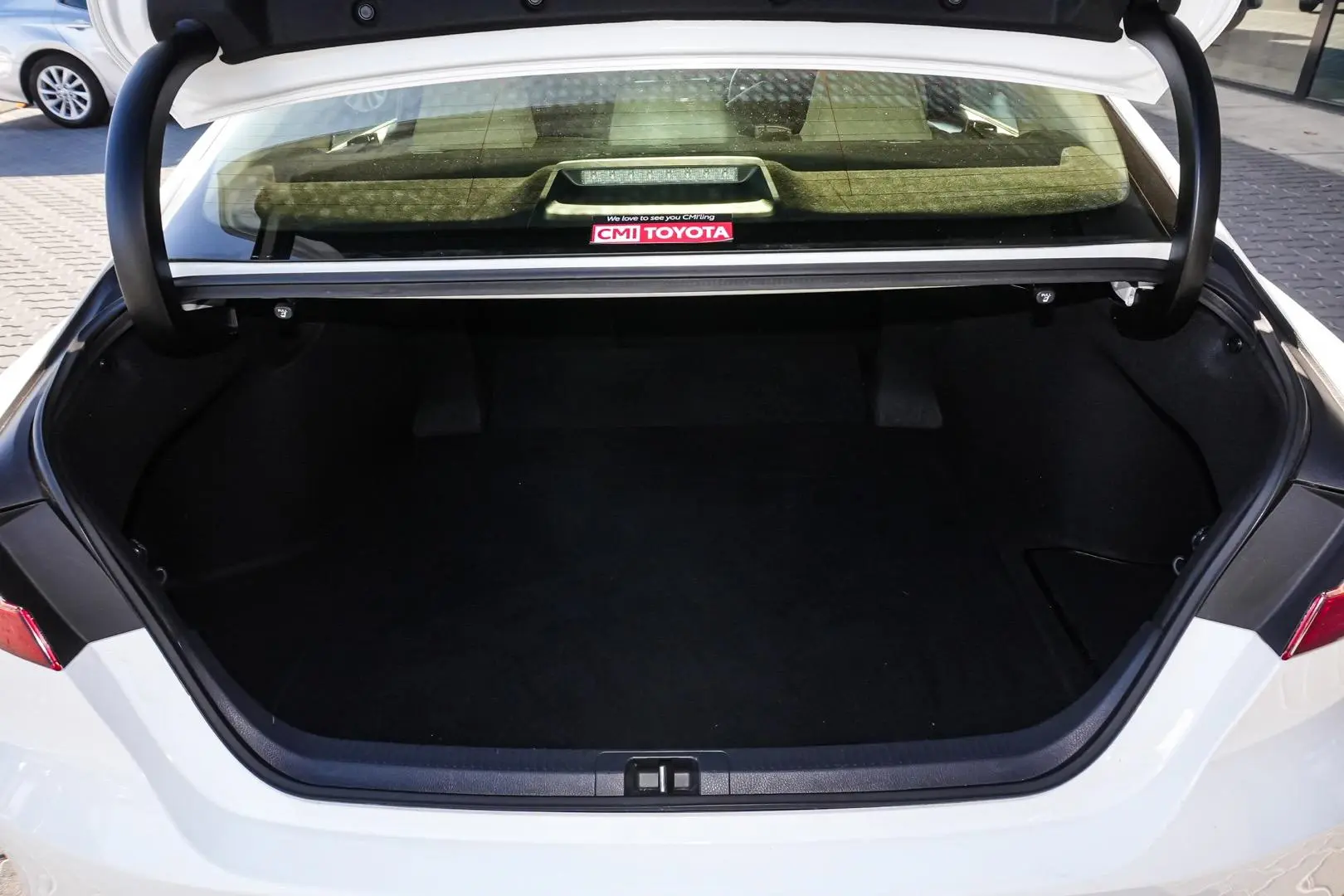 2020 Toyota Camry Gallery Image 13