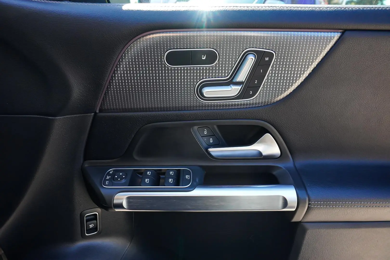 2021 Mercedes-Benz GLB-Class Gallery Image 26