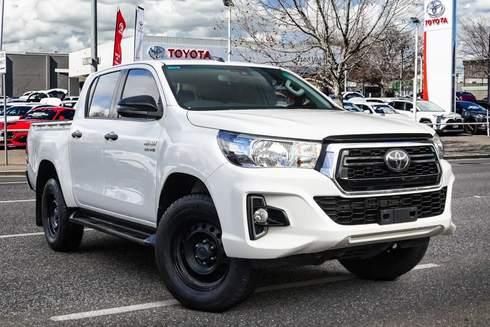 2019 Toyota Hilux Gallery Image 1