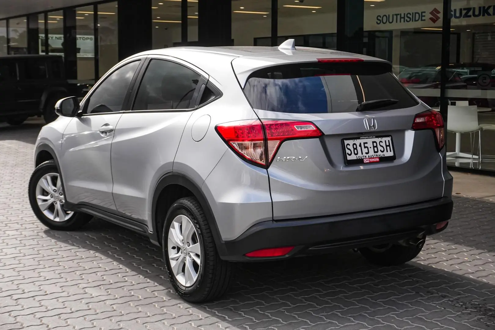 2017 Honda HR-V Gallery Image 3