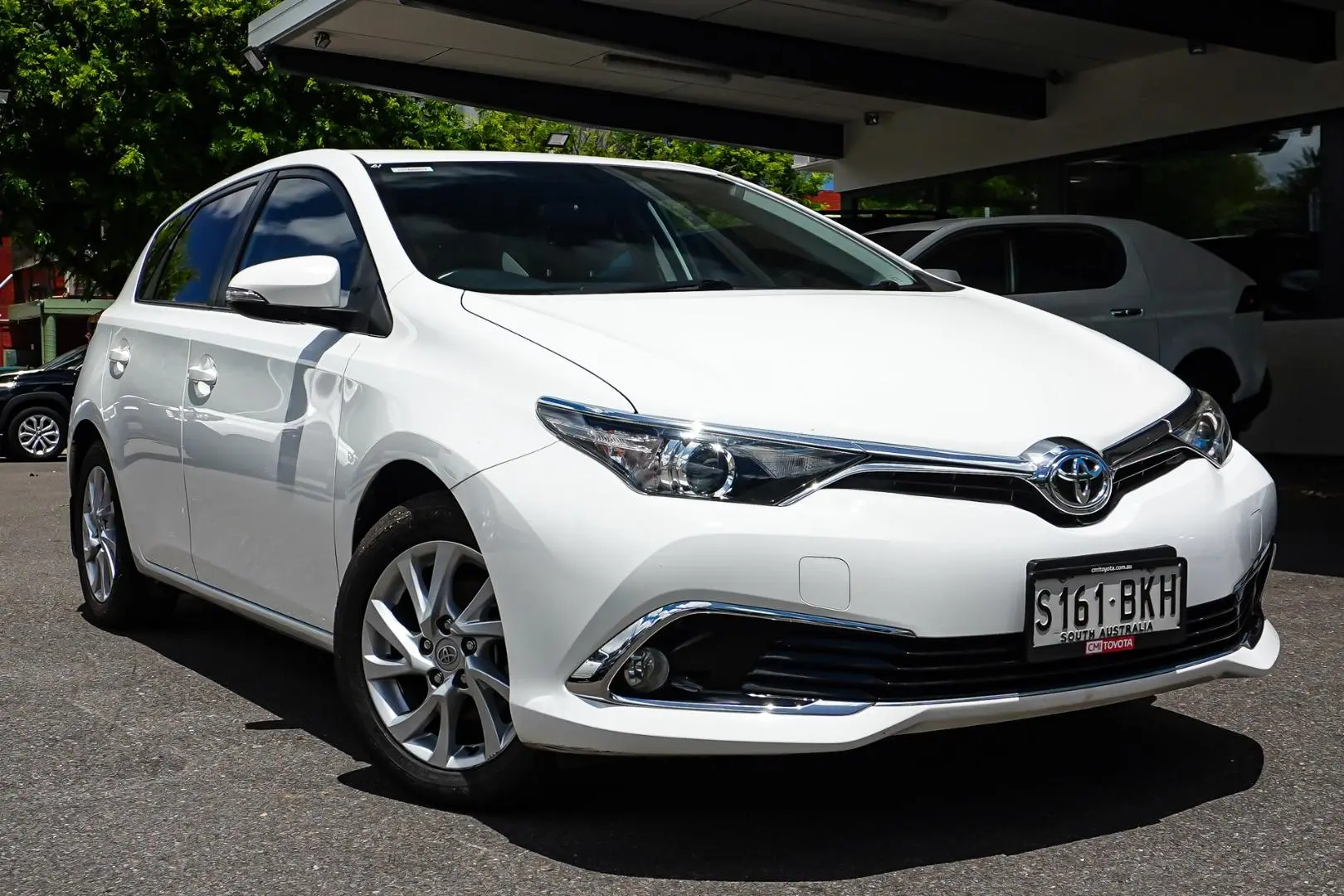 2016 Toyota Corolla Gallery Image 2