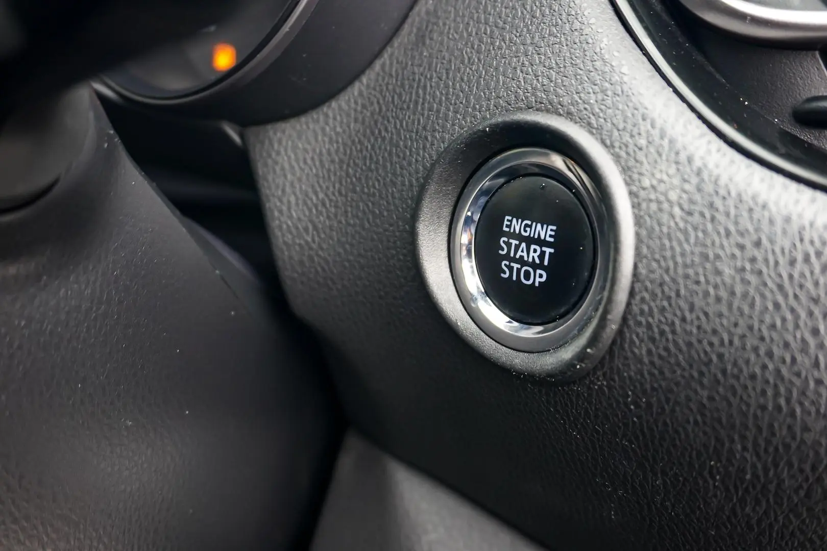 2018 Toyota C-HR Gallery Image 23