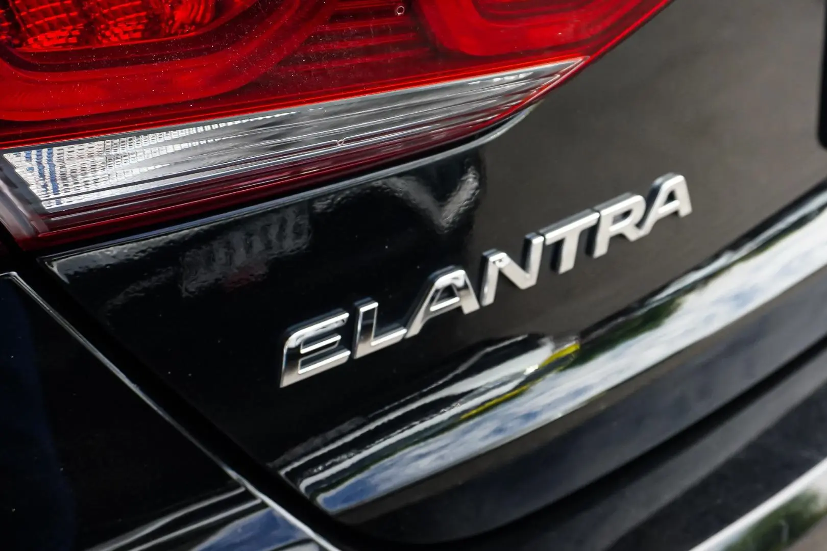 2018 Hyundai Elantra Gallery Image 15