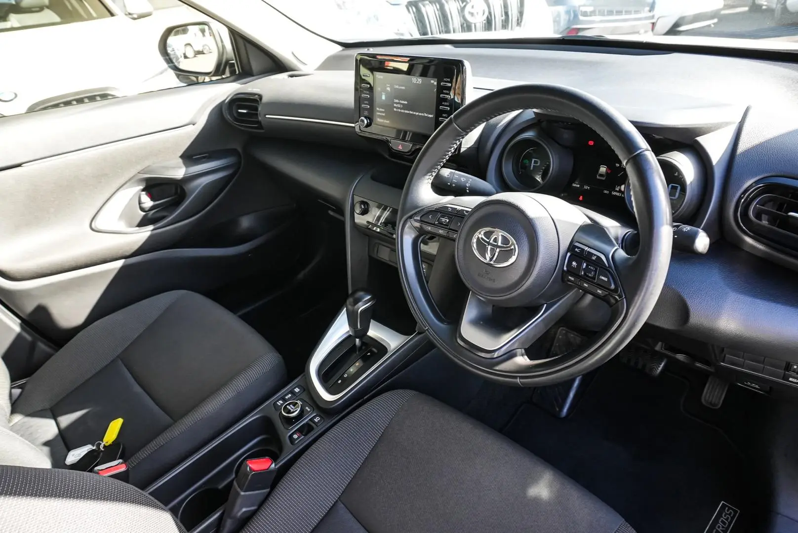 2022 Toyota Yaris Cross Gallery Image 6