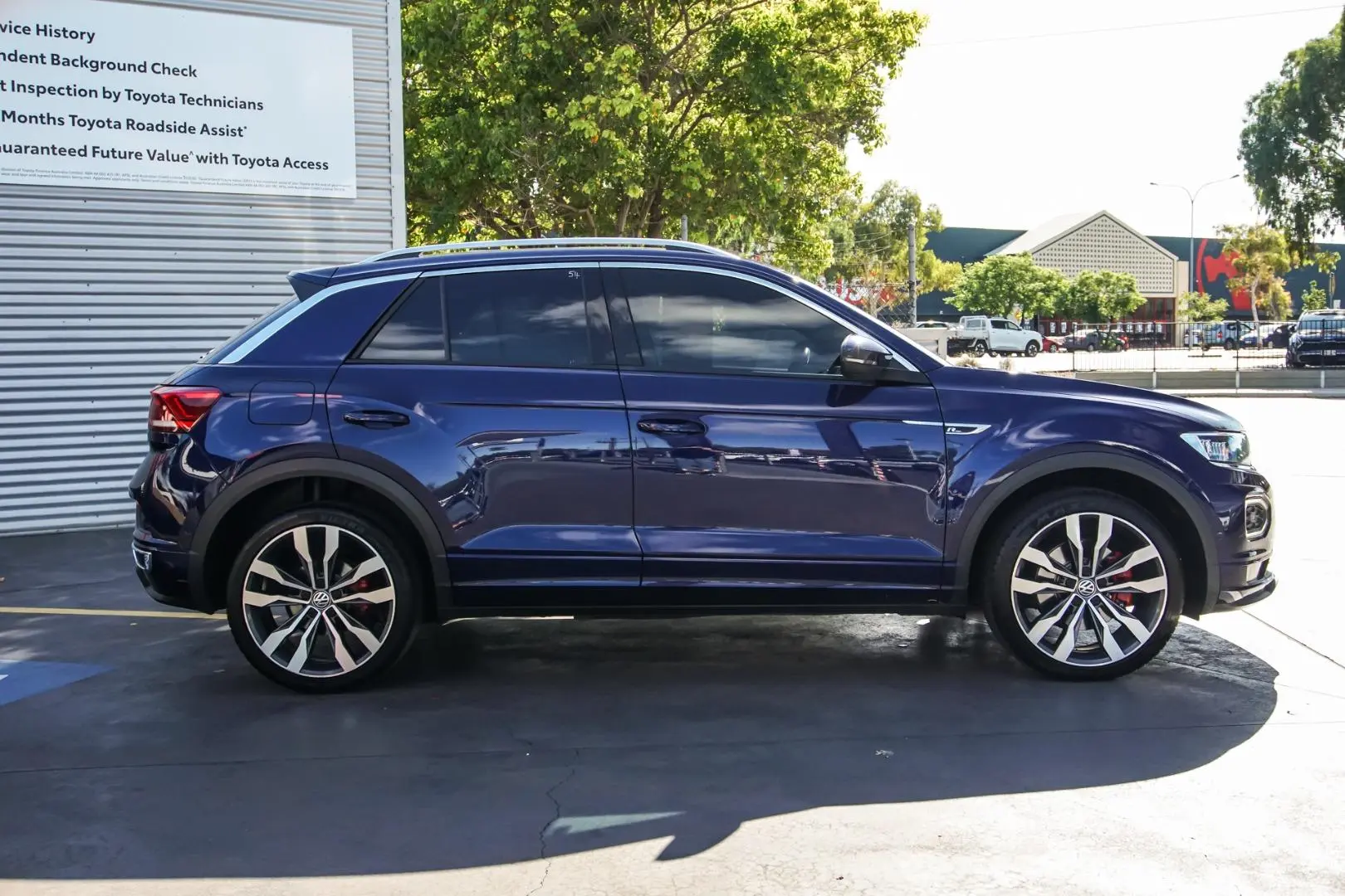 2020 Volkswagen T-Roc Gallery Image 3