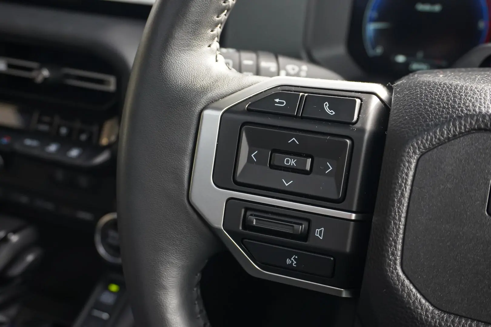 2024 Toyota Landcruiser Prado Gallery Image 24