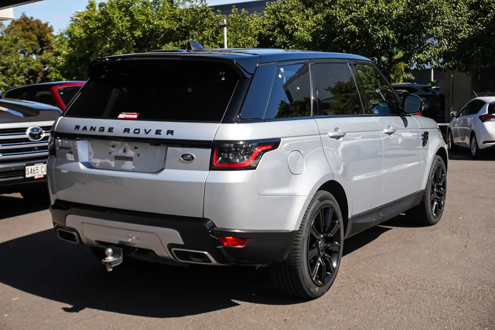 2021 Land Rover Range Rover Sport Gallery Image 2