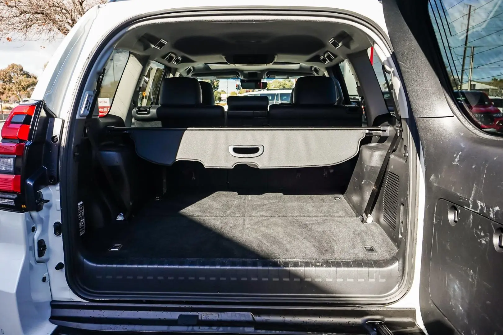 2021 Toyota Landcruiser Prado Gallery Image 10