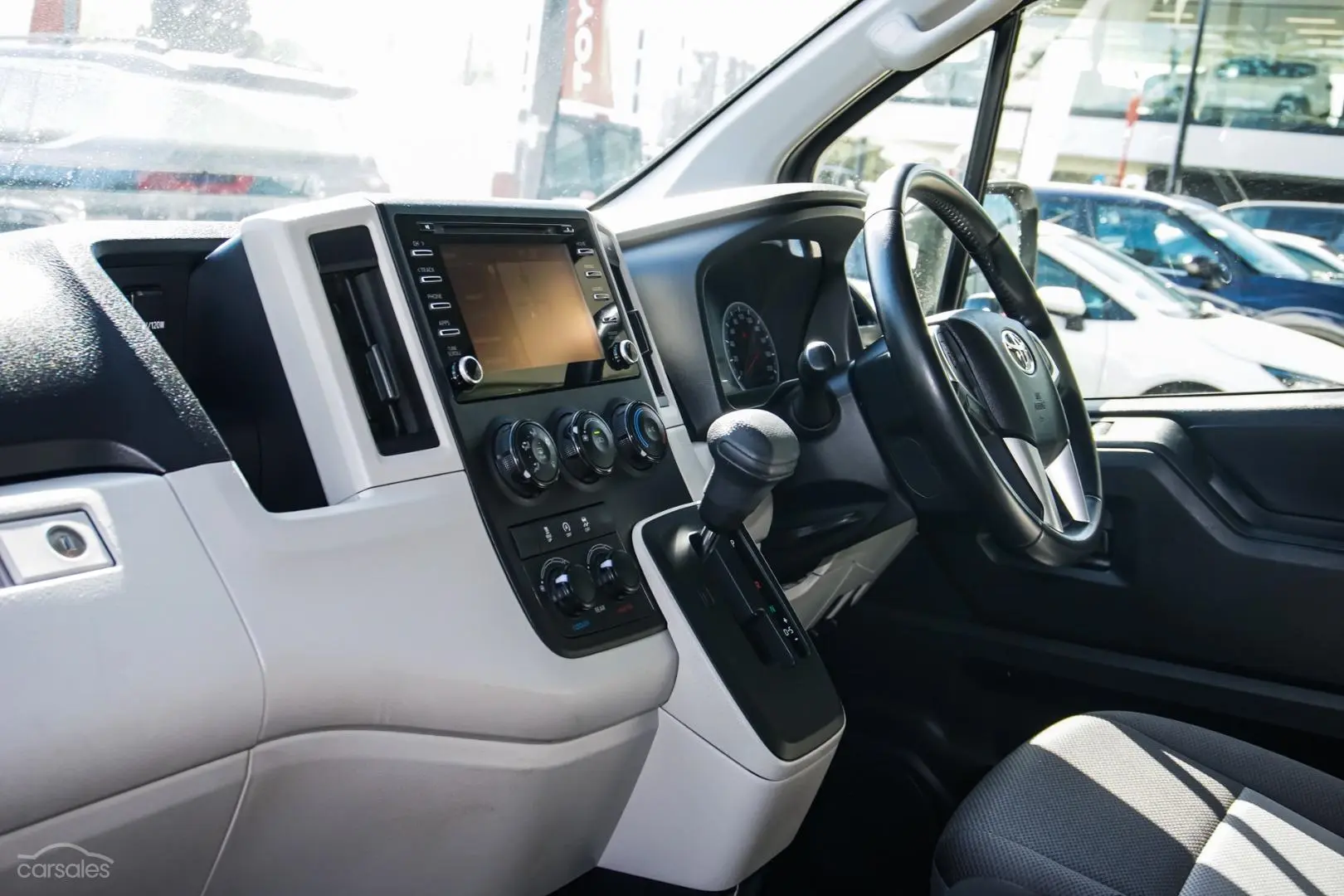 2019 Toyota Hiace Image 15