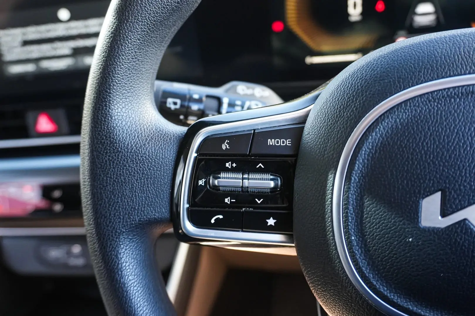 2024 Kia Carnival Gallery Image 19