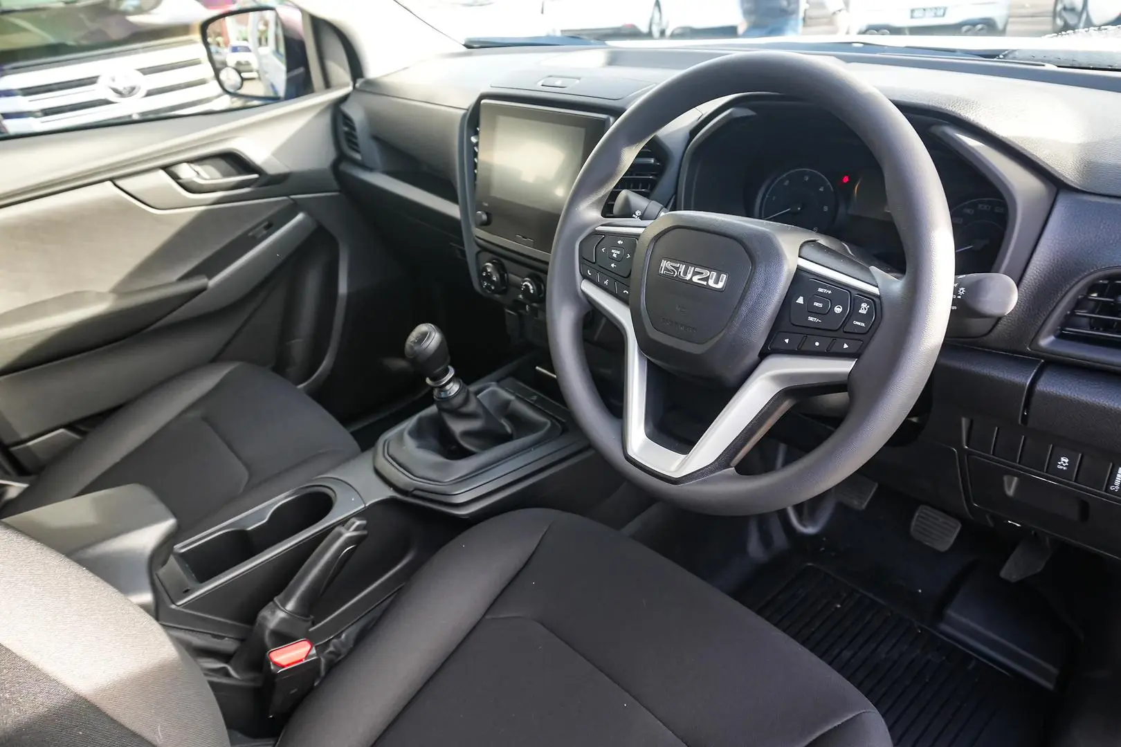2024 Isuzu D-MAX Gallery Image 6