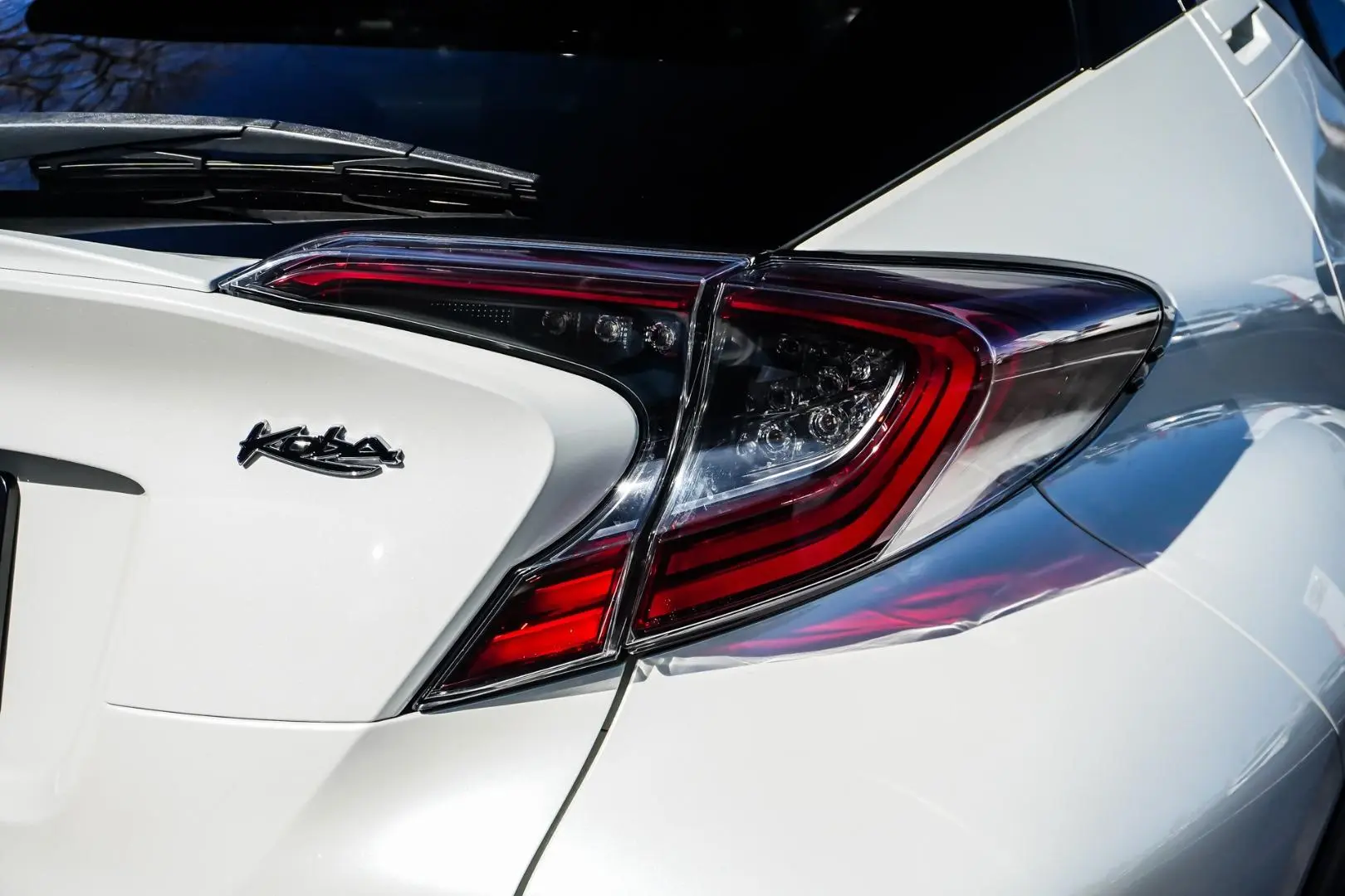2017 Toyota C-HR Gallery Image 13